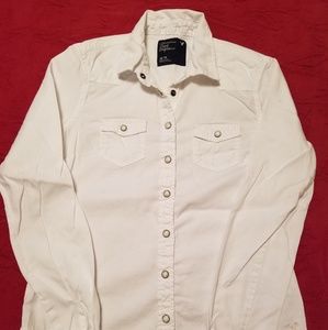 Snap up long sleeved shirt
